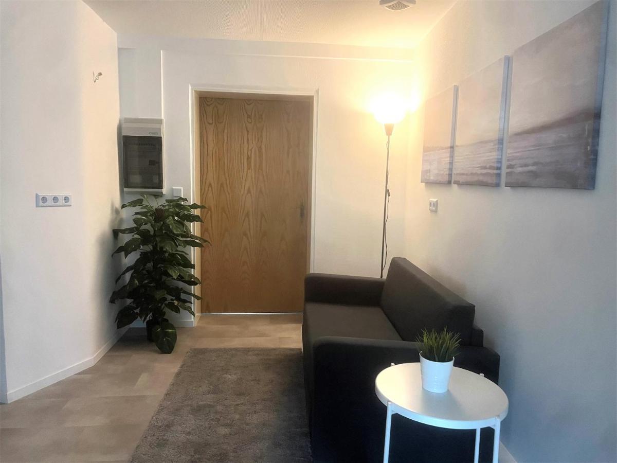 Möblierte Wohnung mit Internet - Zwischen Bielefeld und Paderborn Schloß Holte-Stukenbrock Exterior foto